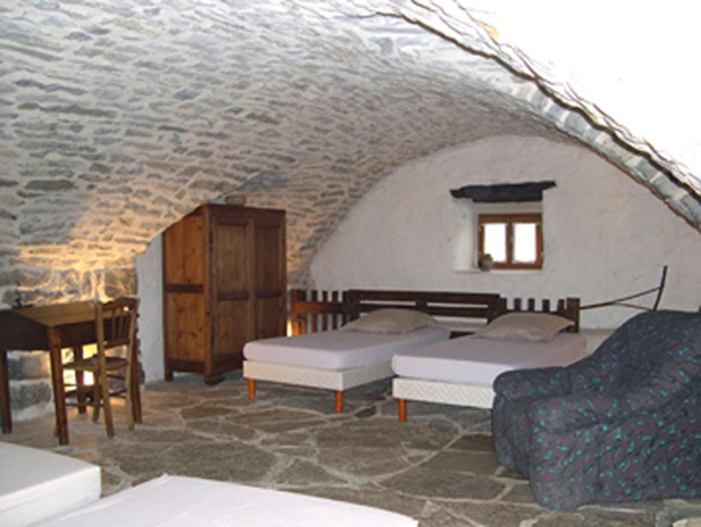 La Bergerie Bed and Breakfast Sainte-Eulalie-de-Cernon Rum bild