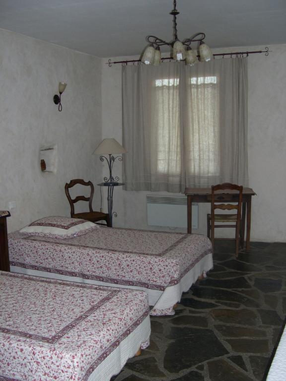 La Bergerie Bed and Breakfast Sainte-Eulalie-de-Cernon Rum bild